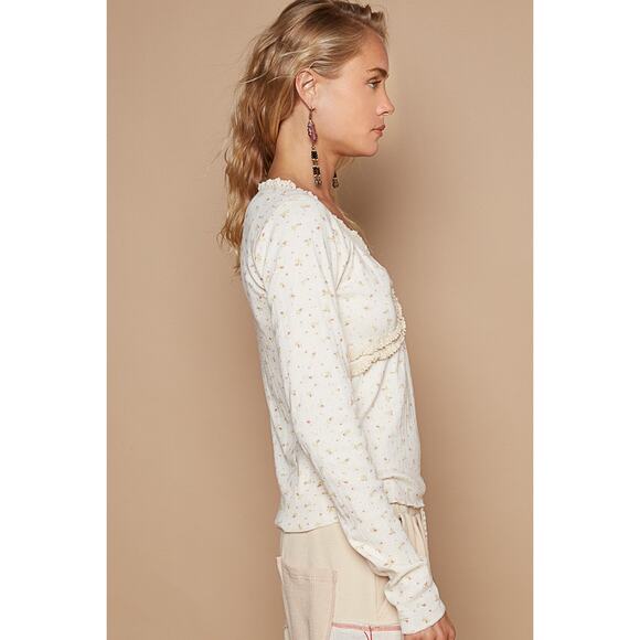 POL Small Floral Print V-Neck Twisted Front Design Long Sleeves T-Shirt | Cream - Picture 4 of 6